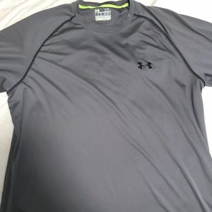 UNDER ARMOUR: Catalyst athletic tee.